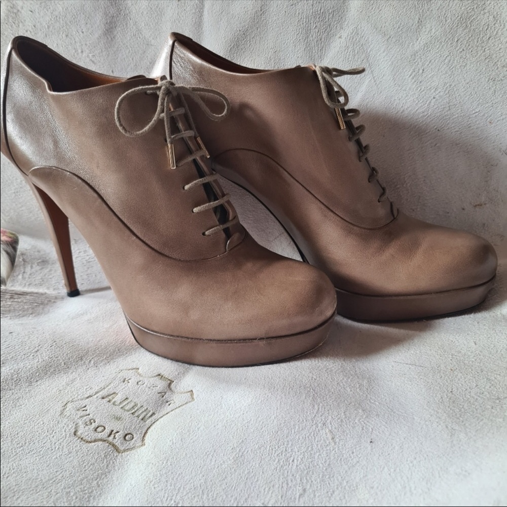 Gucci New Fango Booties Size 41